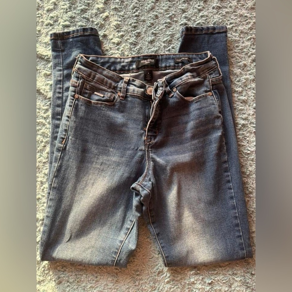 Nine West Light Wash Cigarette Skinny Jeans with Natural Fading